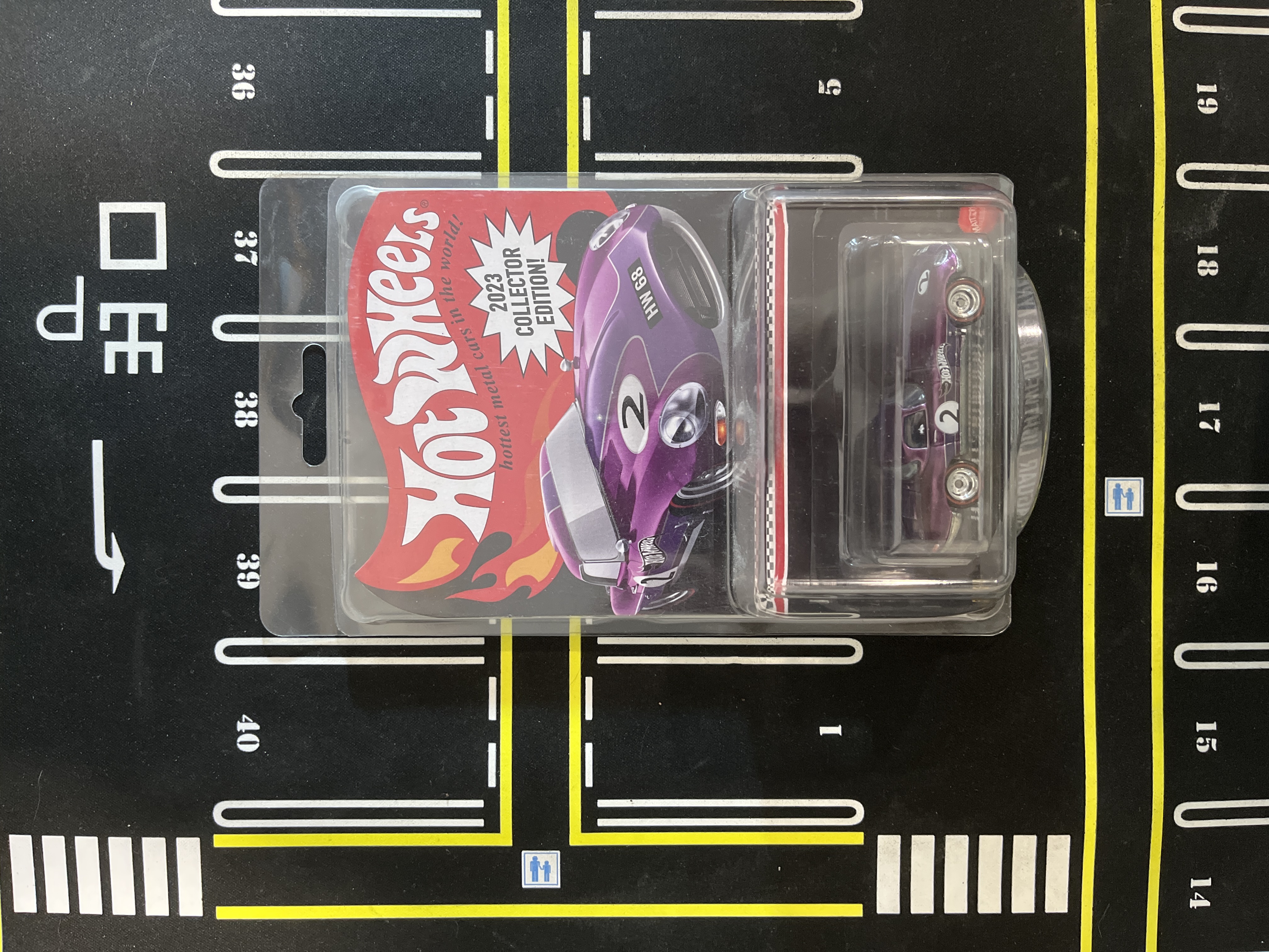 Hotwheels 2023 Collector Edition Jaguar Light Weight E Type
