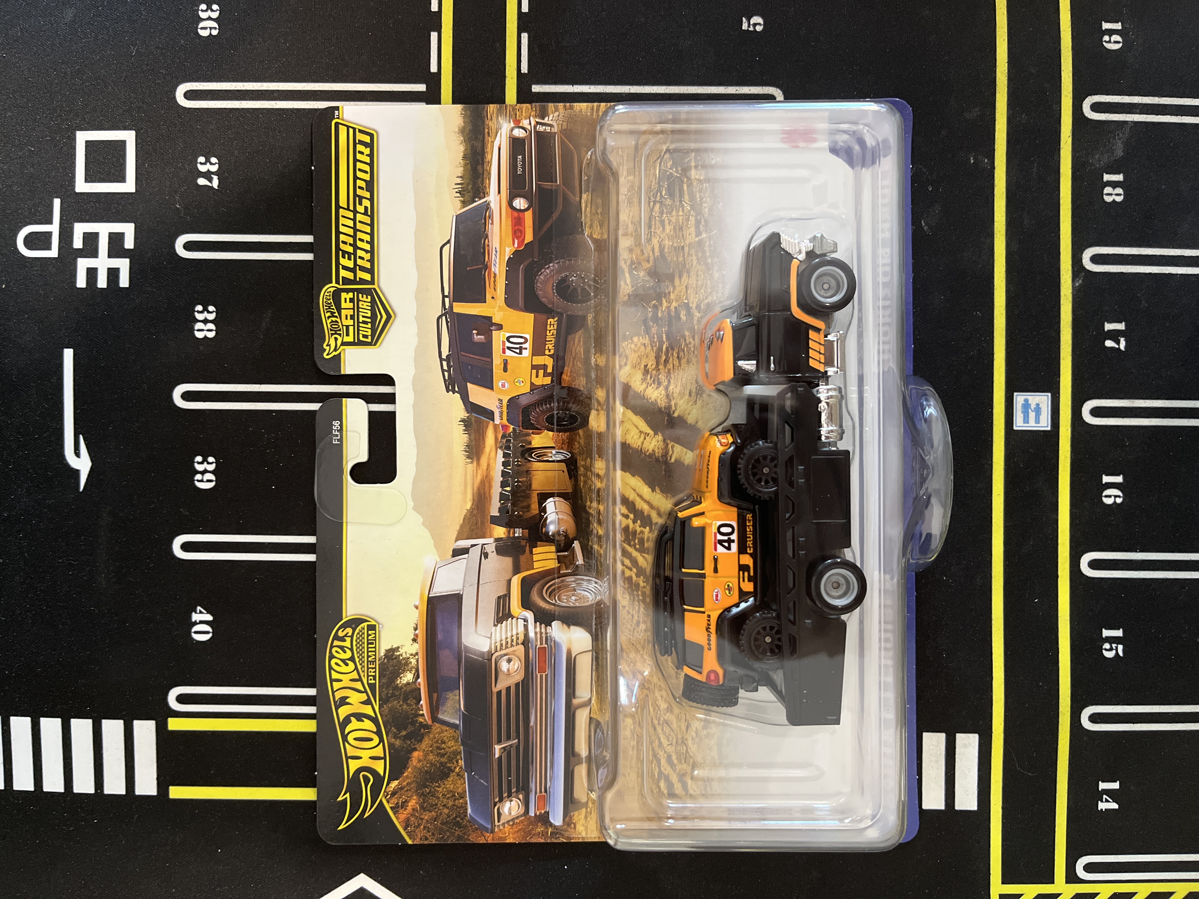 Hotwheels Team Transport Toyota FJ Cruiser & Horizon Hauler