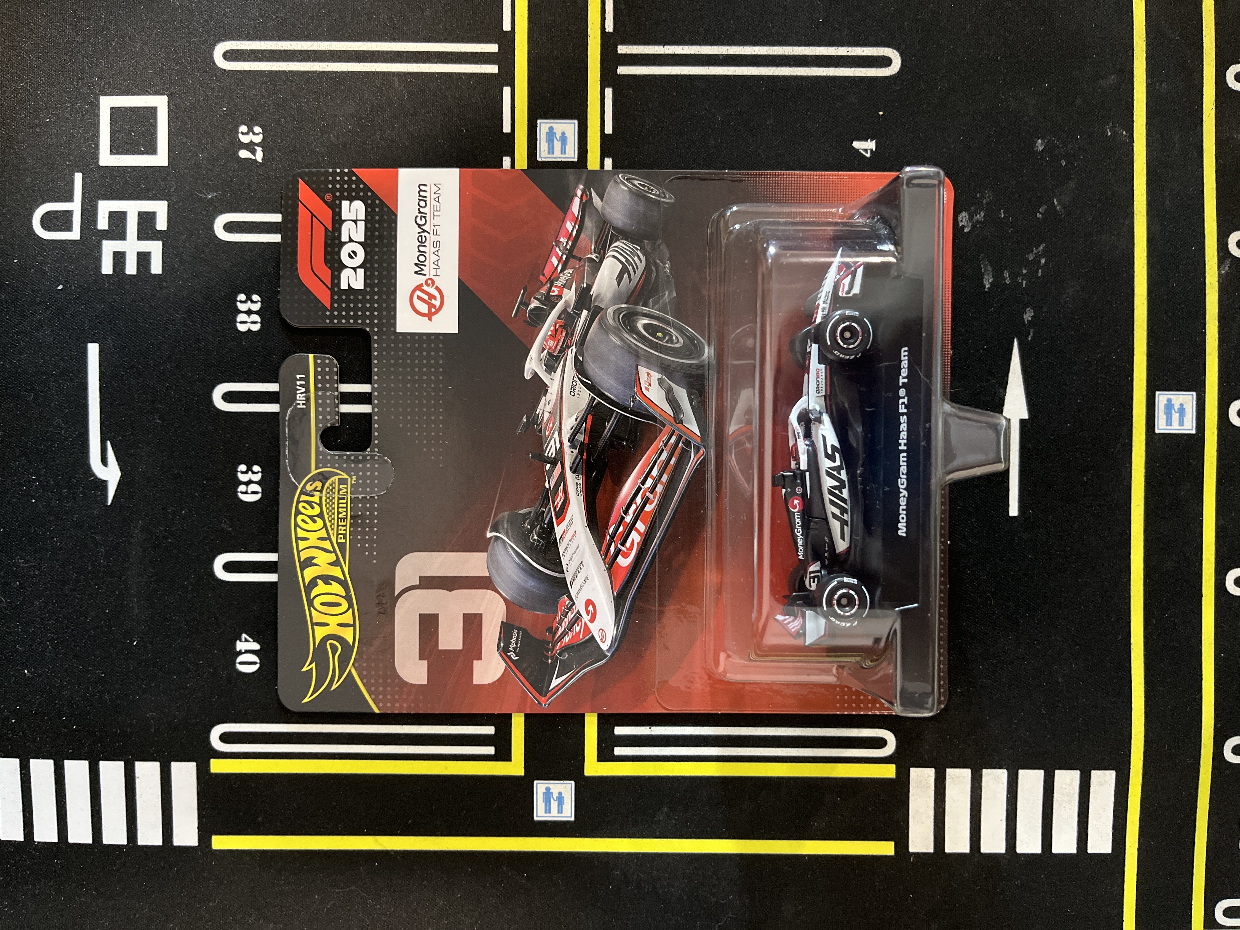 Hotwheels Premium Formula 1 MoneyGram Haas #31 2026