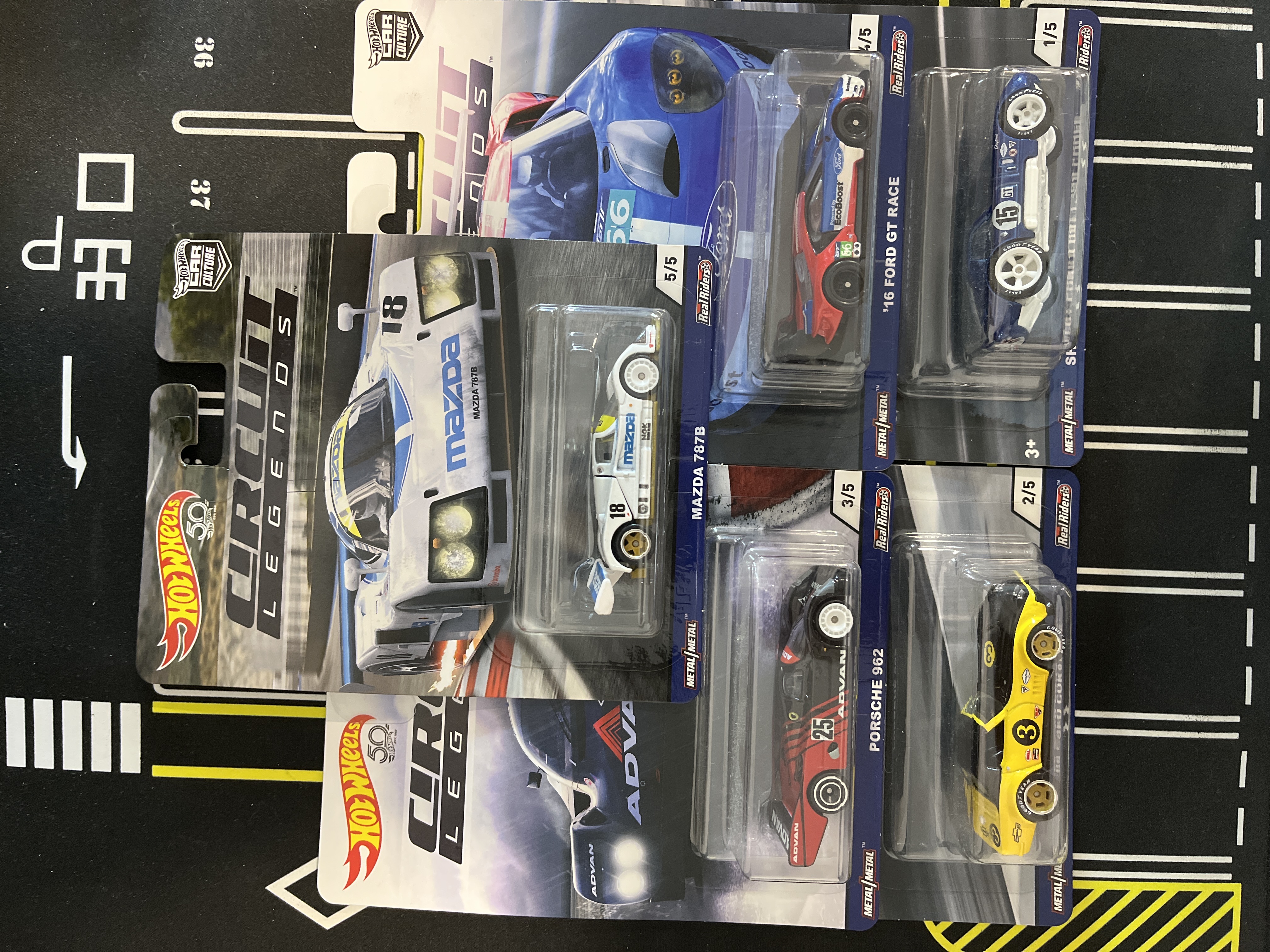 Hotwheels Set Circuit Legends 2023 ( 787B, 962, Ford GT, Corvette, Shelby )