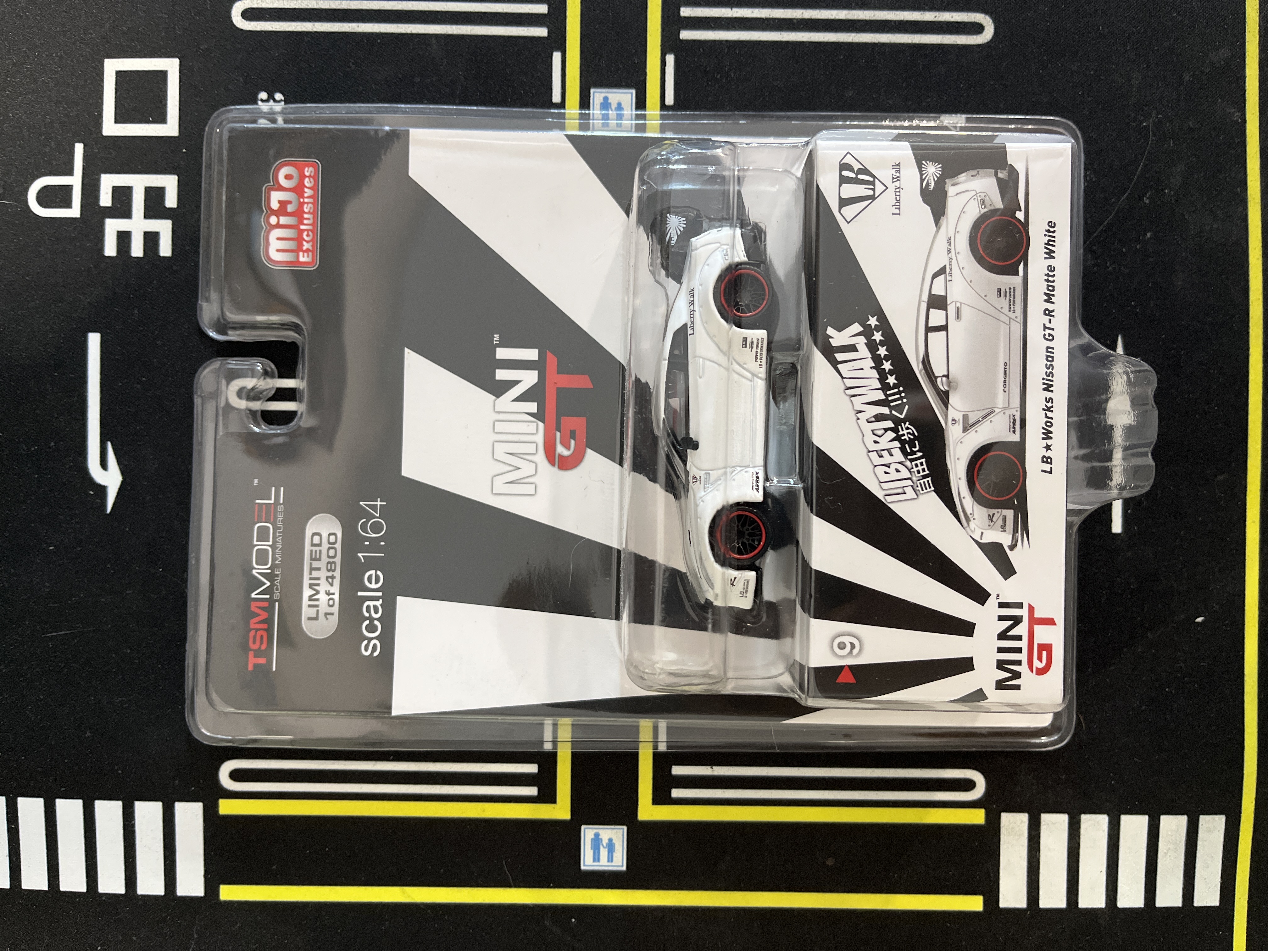 MGT00009 BL - MiniGT 9 LB Works Nissan GTR Matte White ( Sealed )