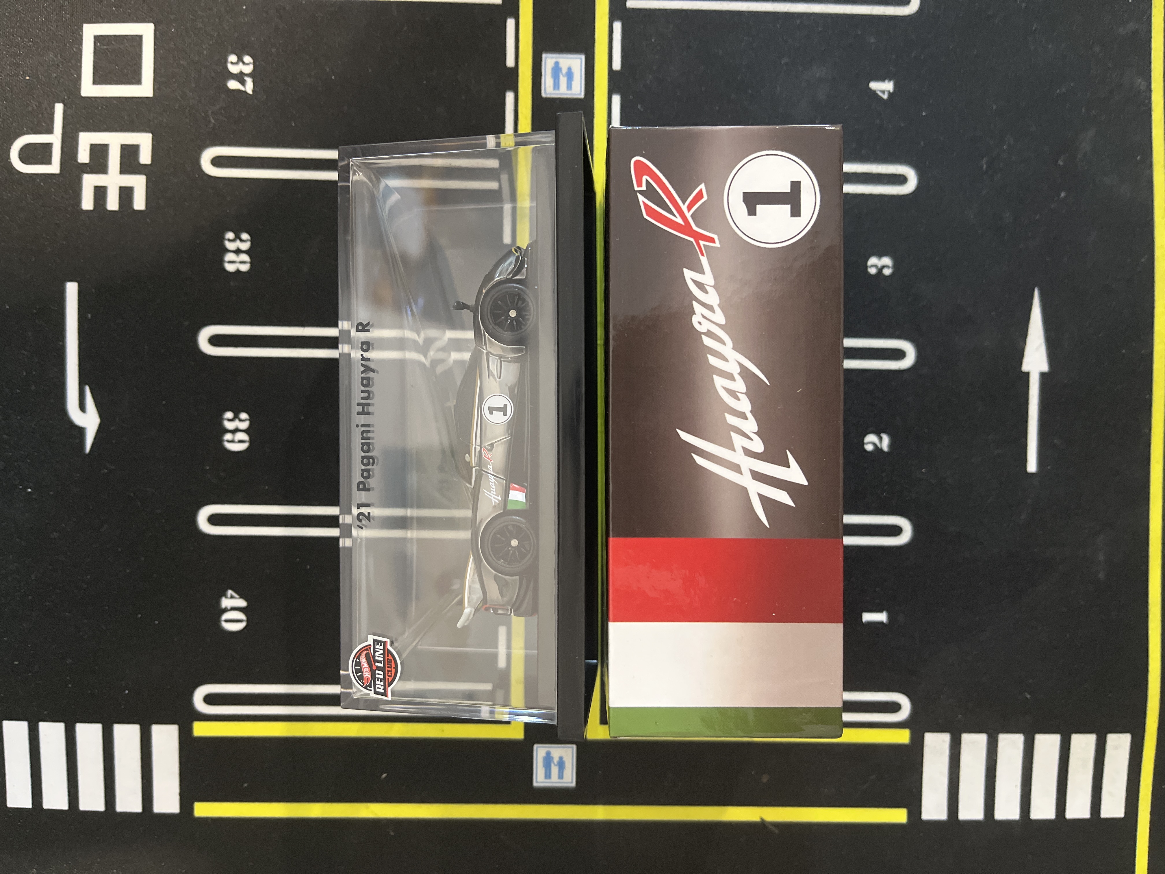 Hotwheels Red Line Club ‘21 Pagani Huayra R 